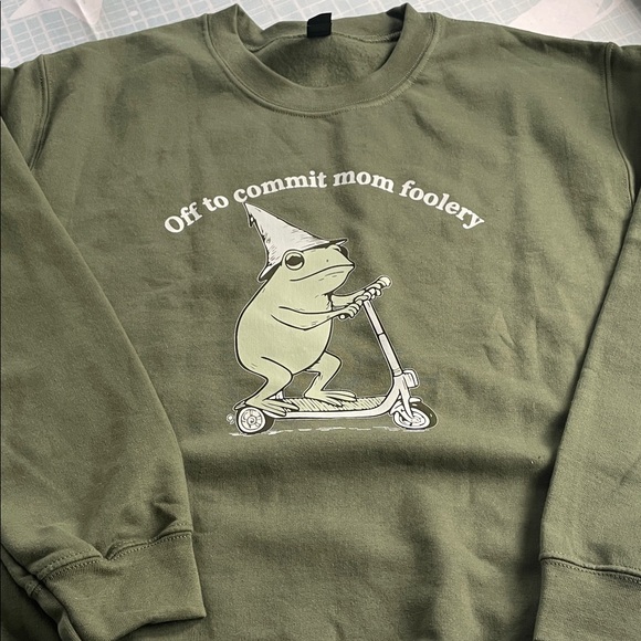 Gildan Sweaters - Mom sweatshirt